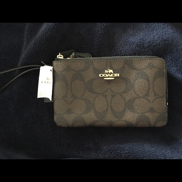 NWT Coach Wristlet - Picture 2 of 6